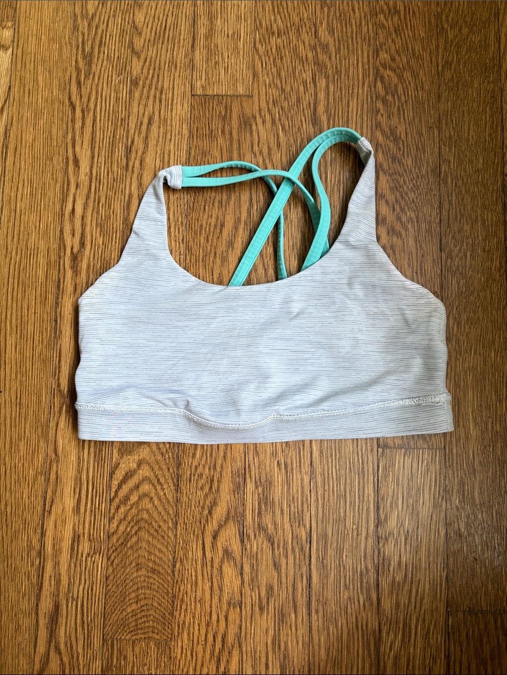 lululemon athletica "Energy" sports bra size 6